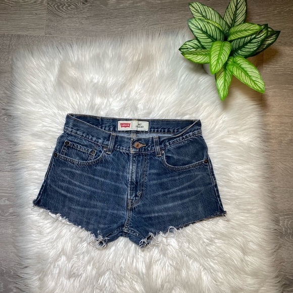 Levi's Pants - Vintage Levi’s 505 Straight cut Jean shorts women’s size 18 distressed bottoms